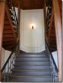 Escalera en entrada principal en la casa de Mendelssohn